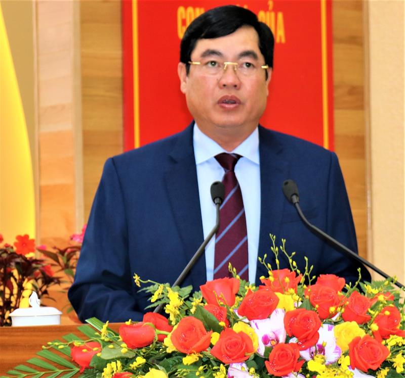 Đồng chí Trần Đình Văn, Phó Bí thư Thường trực Tỉnh ủy, Trưởng Đoàn ĐBQH tỉnh Lâm Đồng kết luận hội nghị