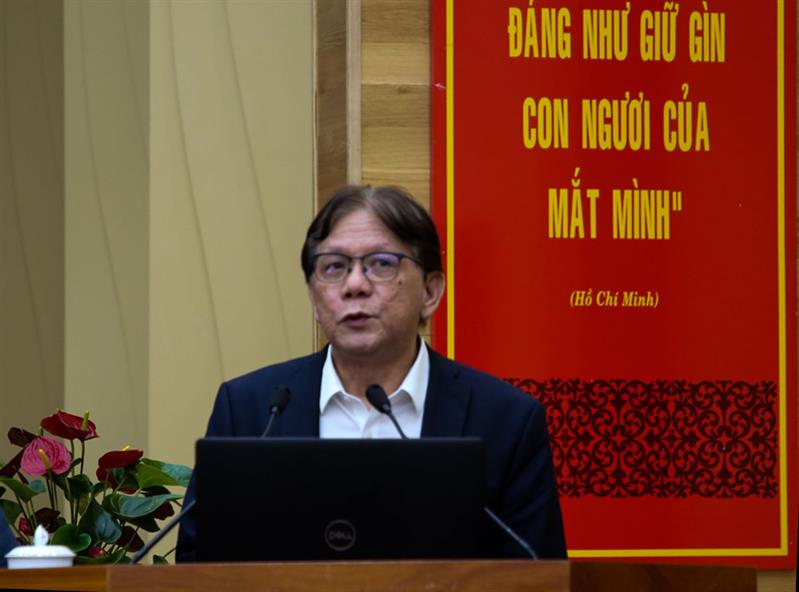 Ông Djoko Prihanto trình bày tham luận