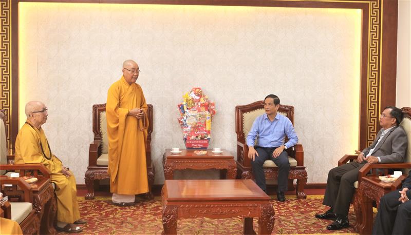 Hòa thượng Thích Minh Nhật gửi lời chúc mừng tốt đẹp nhất đến Ban Tuyên giáo và Dân vận Tỉnh ủy.
