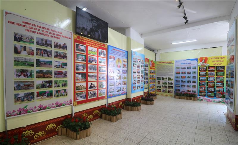 Một góc triển lãm. 