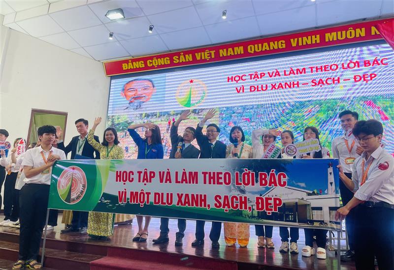 Phần thi tiểu phẩm sân khấu.