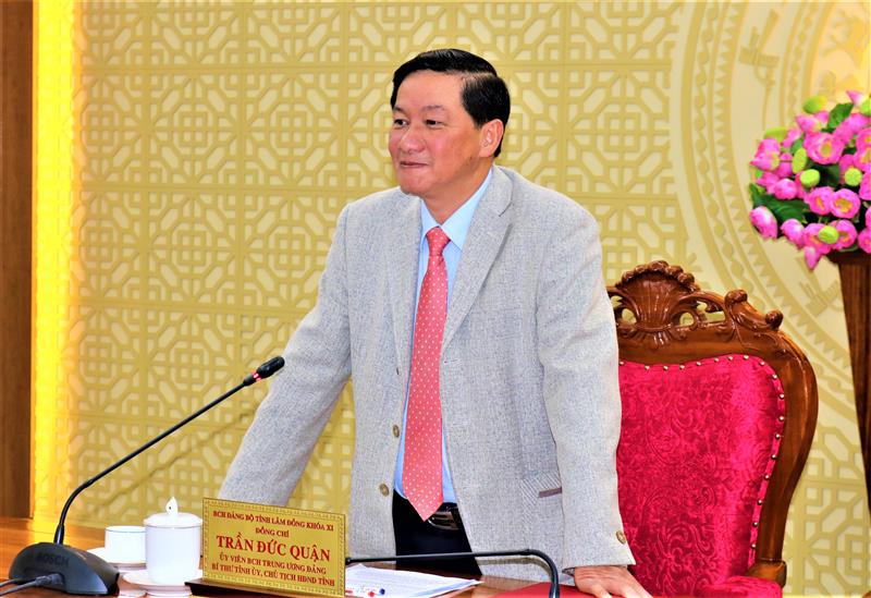 Đồng chí Trần Đức Quận - Ủy viên Ban Chấp hành Trung ương Đảng, Bí thư Tỉnh ủy, Chủ tịch HĐND tỉnh ghi nhận, đánh giá cao kết quả triển khai thực hiện nhiệm vụ của ngành tuyên giáo trong 10 tháng đầu năm 2021