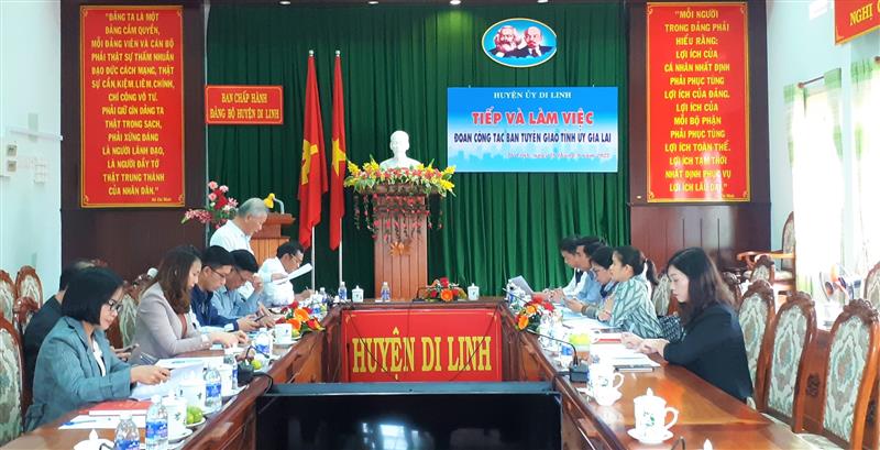 Quang cảnh làm việc
