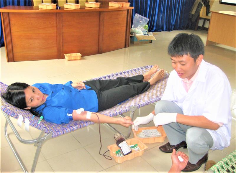 Quý lắm những Giọt máu hồng.