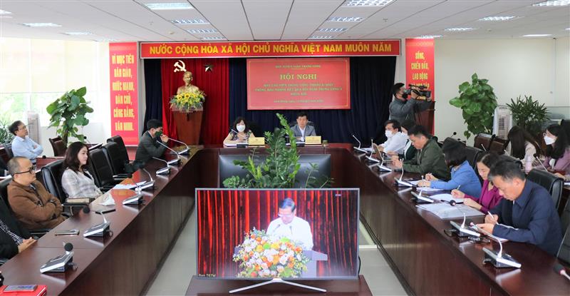 Toàn cảnh hội nghị báo cáo viên