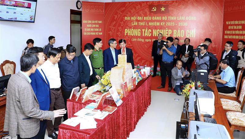 Trung tâm báo chí giúp các nhà báo thuận lợi trong quá trình tác nghiệp tại Đại hội đại biểu Đảng bộ tỉnh lần thứ I, nhiệm kỳ 2025 - 2030