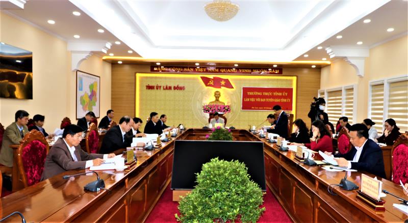 Toàn cảnh buổi làm việc