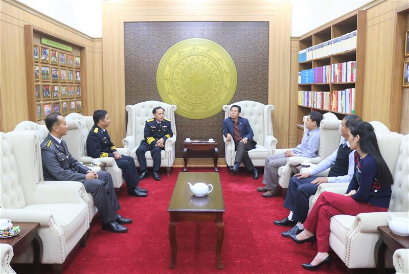 Quang cảnh buổi chúc Tết