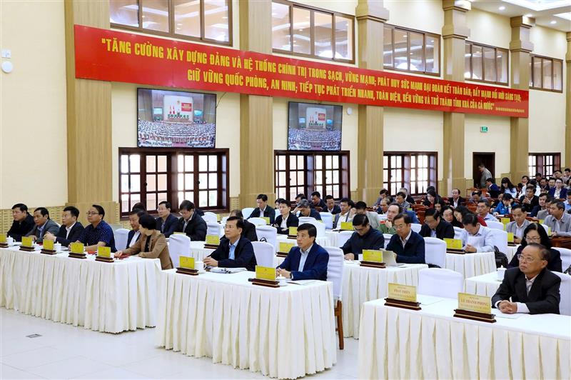 Các đồng chí lãnh đạo tỉnh dự Hội nghị tại điểm cầu Hội trường Tỉnh ủy Lâm Đồng