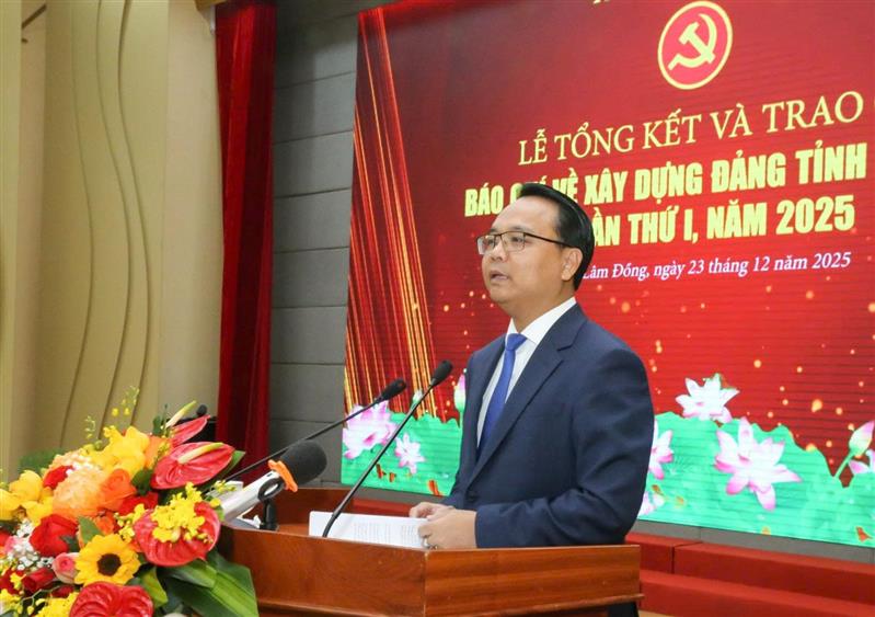 Đồng chí Đặng Hồng Sỹ, Phó Bí thư Thường trực Tỉnh ủy Lâm Đồng phát biểu tại buổi Lễ.