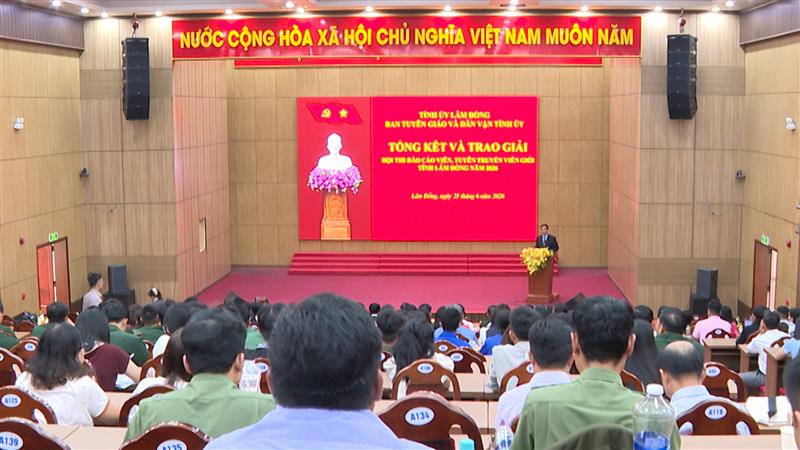 Quang cảnh Lễ Tổng kết và trao giải Hội thi Báo cáo viên, tuyên truyền viên giỏi tỉnh Lâm Đồng năm 2026 Quang cảnh Lễ Tổng kết và trao giải Hội thi Báo cáo viên, tuyên truyền viên giỏi tỉnh Lâm Đồng năm 2026