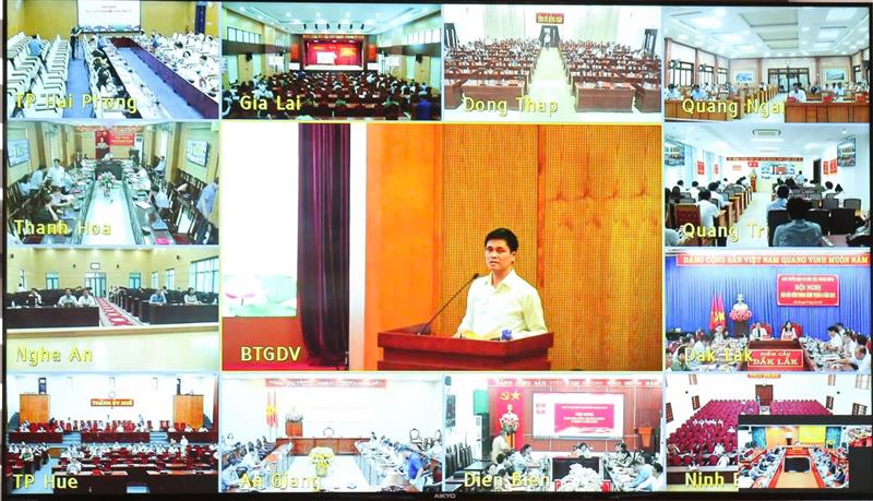 Hội nghị được kết nối trực tuyến tới điểm cầu các tỉnh, thành phố trong cả nước. Hội nghị được kết nối trực tuyến tới điểm cầu các tỉnh, thành phố trong cả nước.