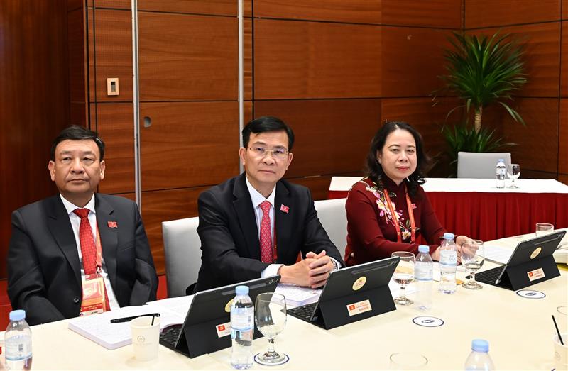 Đồng chí Võ Thị Ánh Xuân, Ủy viên Ban Chấp hành Trung ương Đảng, Phó Chủ tịch nước tham dự Đồng chí Võ Thị Ánh Xuân, Ủy viên Ban Chấp hành Trung ương Đảng, Phó Chủ tịch nước tham dự