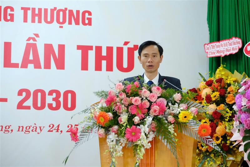Đồng chí Triệu Trí Kiên, Bí thư Đảng ủy xã Đinh Trang Thượng phát biểu khai mạc Đại hội Đồng chí Triệu Trí Kiên, Bí thư Đảng ủy xã Đinh Trang Thượng phát biểu khai mạc Đại hội