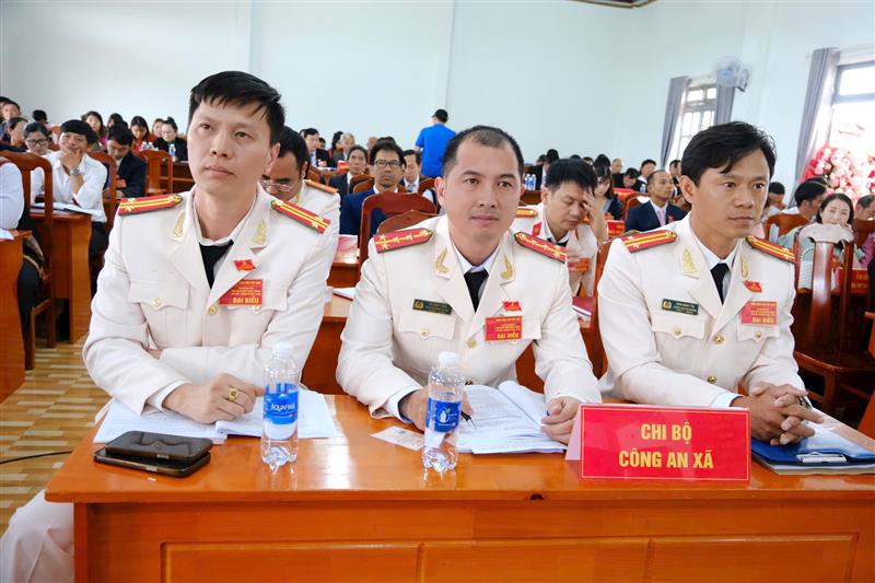 Các đại biểu tham dự Đại hội đại diện cho ý chí, nguyện vọng của Nhân dân trong toàn xã Các đại biểu tham dự Đại hội đại diện cho ý chí, nguyện vọng của Nhân dân trong toàn xã