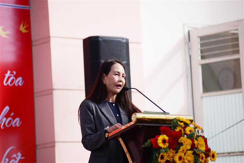 Đồng chí Nguyễn Thị Bích Ngọc, Phó Giám đốc Sở Văn hóa, Thể thao va Du lịch tỉnh phát biểu khai mạc. Đồng chí Nguyễn Thị Bích Ngọc, Phó Giám đốc Sở Văn hóa, Thể thao va Du lịch tỉnh phát biểu khai mạc.