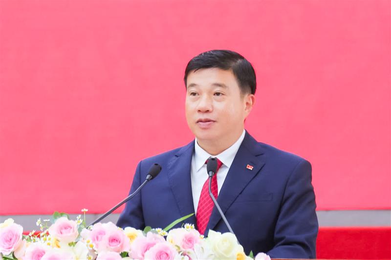 Đồng chí Y Thanh Hà Niê Kđăm, Ủy viên Ban Chấp hành Trung ương Đảng, Bí thư Tỉnh ủy, Trưởng Đoàn ĐBQH tỉnh Lâm Đồng phát biểu chỉ đạo tại Hội nghị công bố các quyết định về công tác cán bộ Đồng chí Y Thanh Hà Niê Kđăm, Ủy viên Ban Chấp hành Trung ương Đảng, Bí thư Tỉnh ủy, Trưởng Đoàn ĐBQH tỉnh Lâm Đồng phát biểu chỉ đạo tại Hội nghị công bố các quyết định về công tác cán bộ