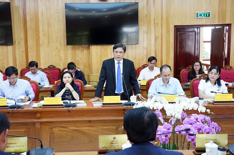 PGS.TS. Nguyễn Minh Tâm - Phó Giám đốc Đại học Quốc gia thành phố Hồ Chí Minh phát biểu PGS.TS. Nguyễn Minh Tâm - Phó Giám đốc Đại học Quốc gia thành phố Hồ Chí Minh phát biểu