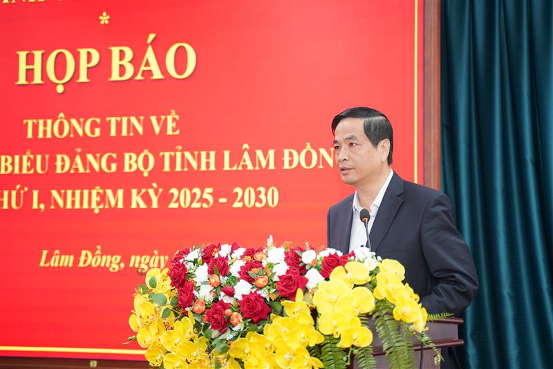 UVBTVTU, Trưởng Ban Tuyên giáo và Dân vận Tỉnh ủy Võ Thanh Bình phát biểu tại buổi họp báo thông tin về Đại hội đại biểu Đảng bộ tỉnh Lâm Đồng lần thứ I UVBTVTU, Trưởng Ban Tuyên giáo và Dân vận Tỉnh ủy Võ Thanh Bình phát biểu tại buổi họp báo thông tin về Đại hội đại biểu Đảng bộ tỉnh Lâm Đồng lần thứ I